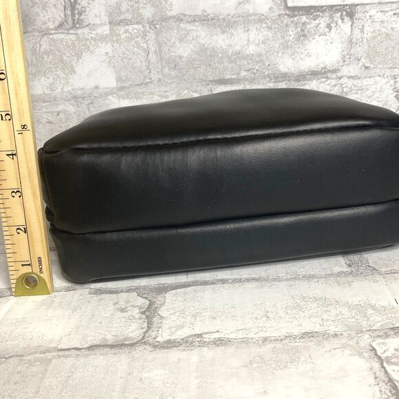 Case Logic Small Case Black Leather with Audio Jack (Missing Strap) - Picture 9 of 9